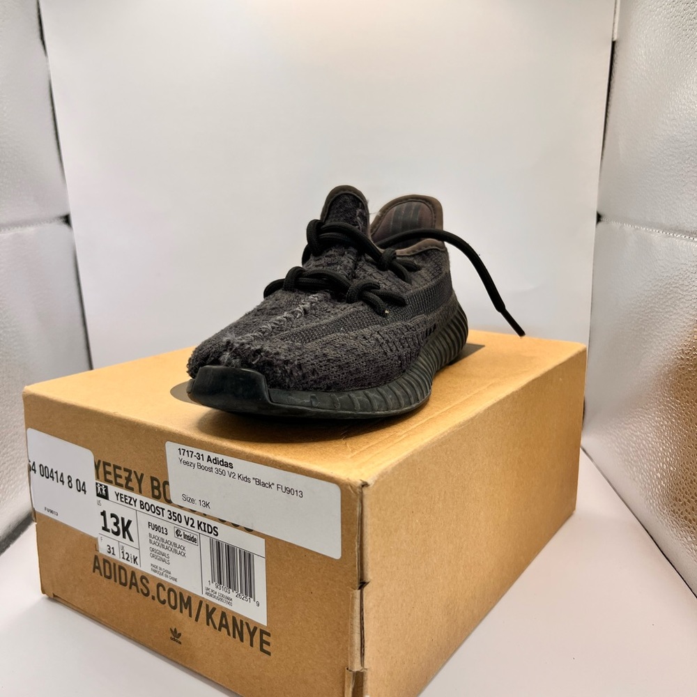 KIDS YEEZY BOOST, size 13 - Picture 5 of 5